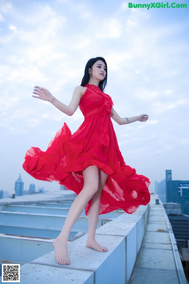 Beauty Crystal Lee ventured into blooming on the roof of a high-rise building (8 photos) No.87fdda